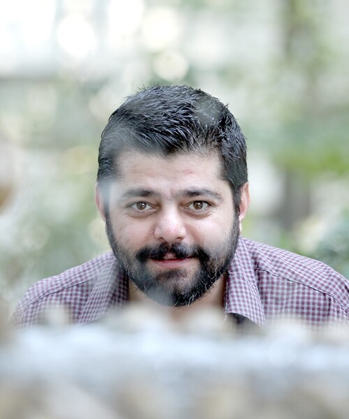 شاهد احمدلو